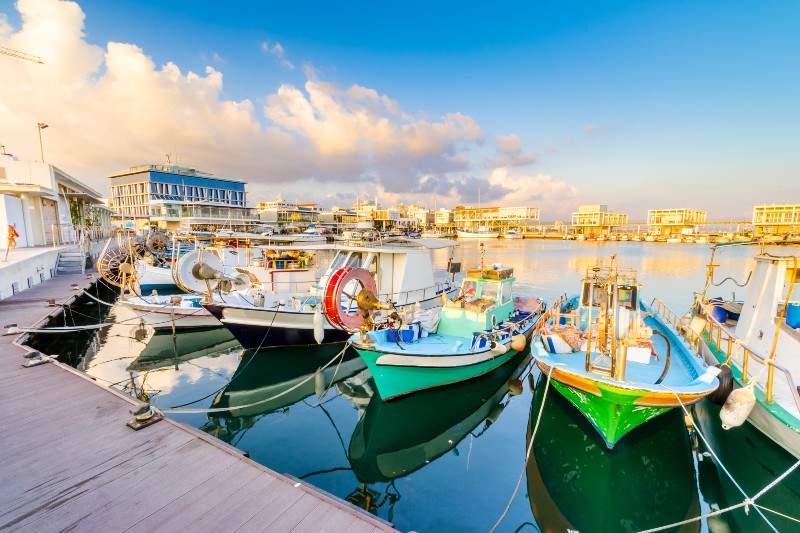 Vertrek -  Aankomst Larnaca - Limassol