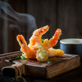 Als je in kleine eettentjes iets gaat bestellen waar niemand Engels spreekt, dan kun je dit het beste doen met een vriendelijke “Omakase”. Vrij vertaald betekent dat “doe maar iets”. 