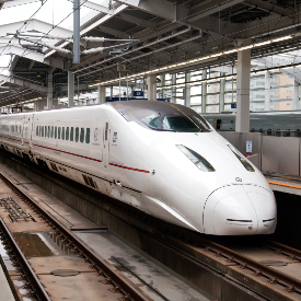 Japan Anders' is ook echt anders. Het reizen per trein vond ik geweldig en comfortabel! Vooral de rit met de Shinkansen naar Hakodate is een belevenis. Je gaat hiermee door de langste tunnel ter wereld.