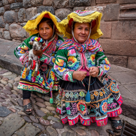 De kleurrijke bevolking in combinatie met de overweldigende natuur en prachtige steden zoals Cuzco en Arequipa hebben ervoor gezorgd dat Peru en Bolivia mijn hart hebben gestolen. Juist op straat en op markten beleeft je het échte lokale leven!