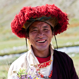 Het voelen van de ijle lucht, de geur van yakboter kaarsjes, het geluid van wapperende gebedsvlaggetjes, het zien van traditioneel geklede mensen en het proeven van kruidige thee.... het is allemaal zo 'bijzonder'.